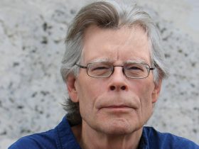 Stephen King doesn't want to pay $20 for his blue check; Musk mulling $8